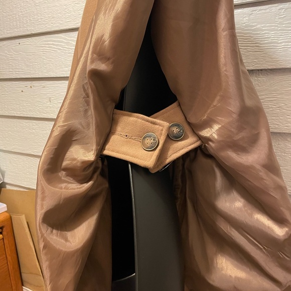 Jolt Sz S/XS Collared Cape Coat Tan Button Front and Button Sides - Picture 5 of 5